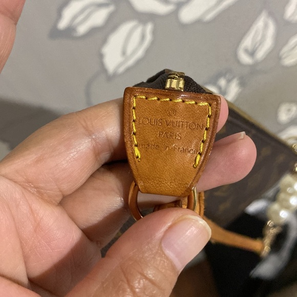 Aunthentic ❌sold on my fbpageLUXONLINECANADA - Picture 11 of 17